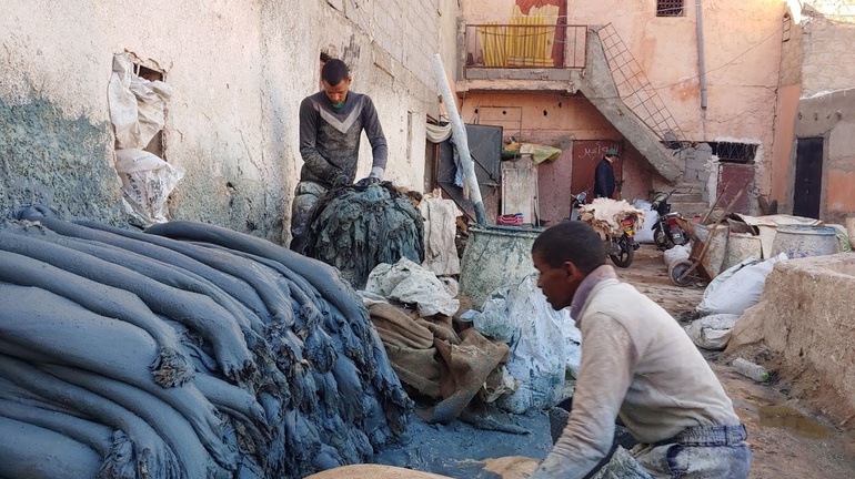 Visite au Maroc : Les faux guides à Marrakech et le travail du cuir