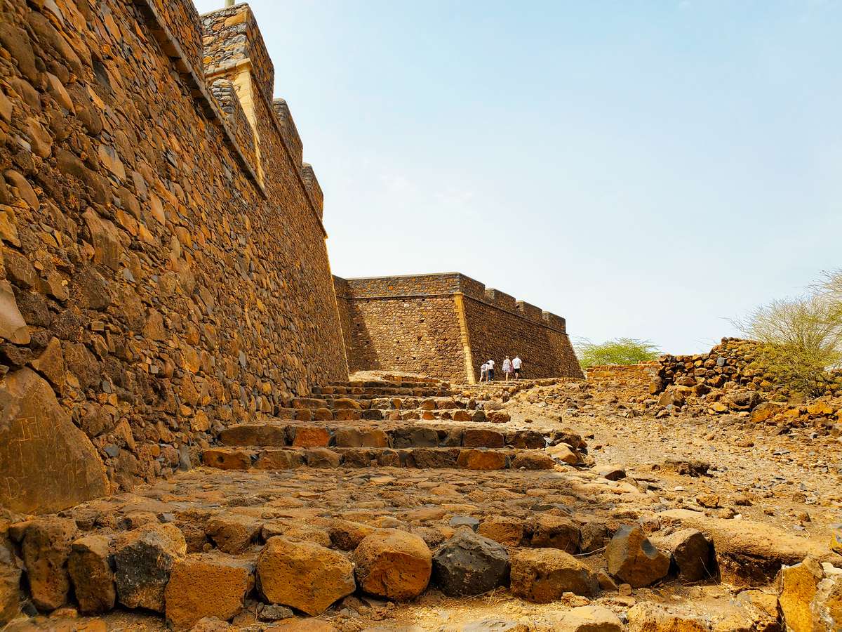 Murs de pierre de la forteresse de São Filipe à Cidade Velha, Cap-Vert, sur l'île de Santiago