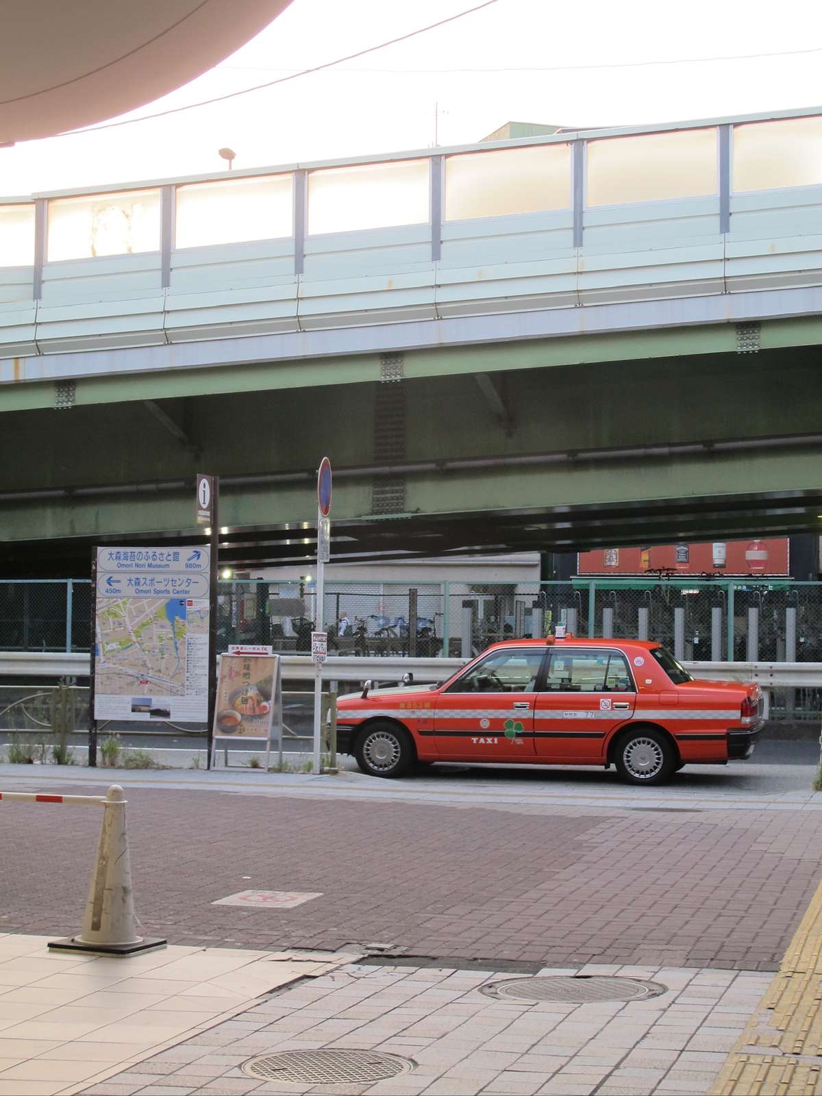 Taxi japonais classique près de la station Heiwajima, Tokyo